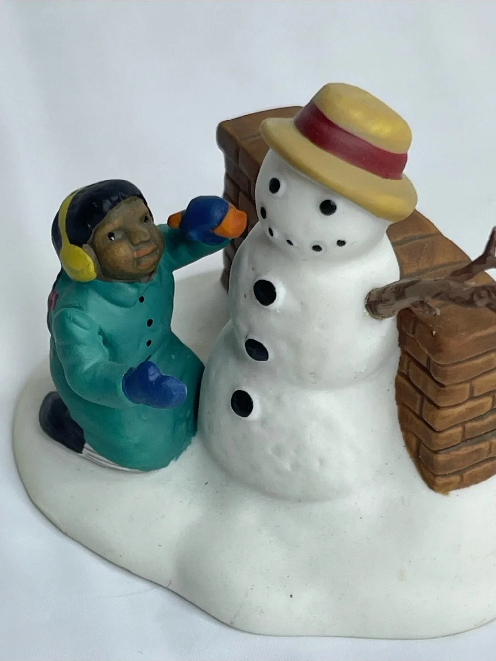 Department 56 The Heritage Village Collection “Playing In The Snow” One Figurine